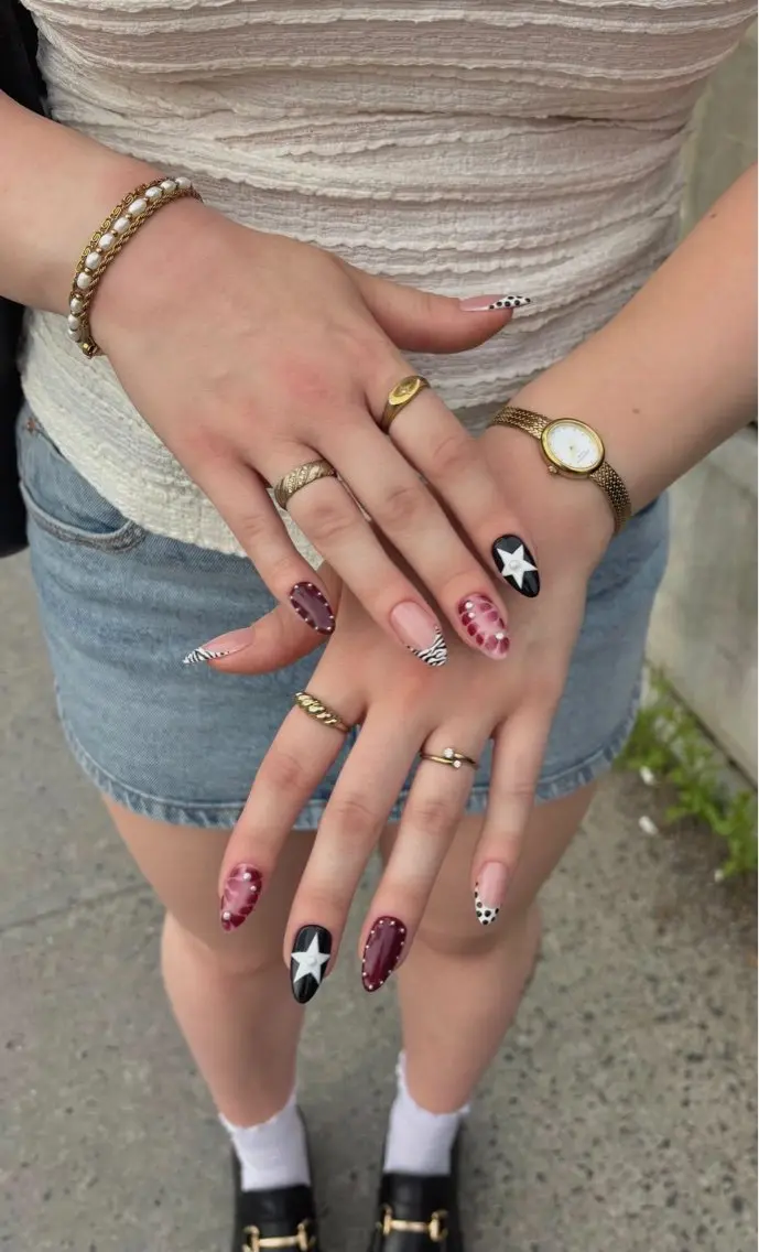 ネイル チークネイル ドット フレンチネイル グラデーション 韓国ネイル ハンドネイル Lisa Nail Salonのネイルデザイン