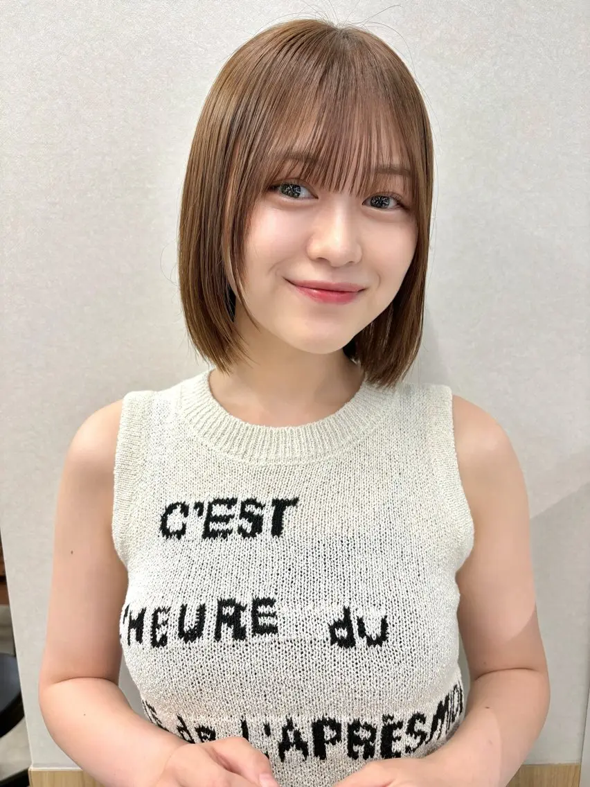 ショート ボブ 縮毛矯正 トリートメント レイヤー・カット モデル・透明感カラーのヘアスタイル