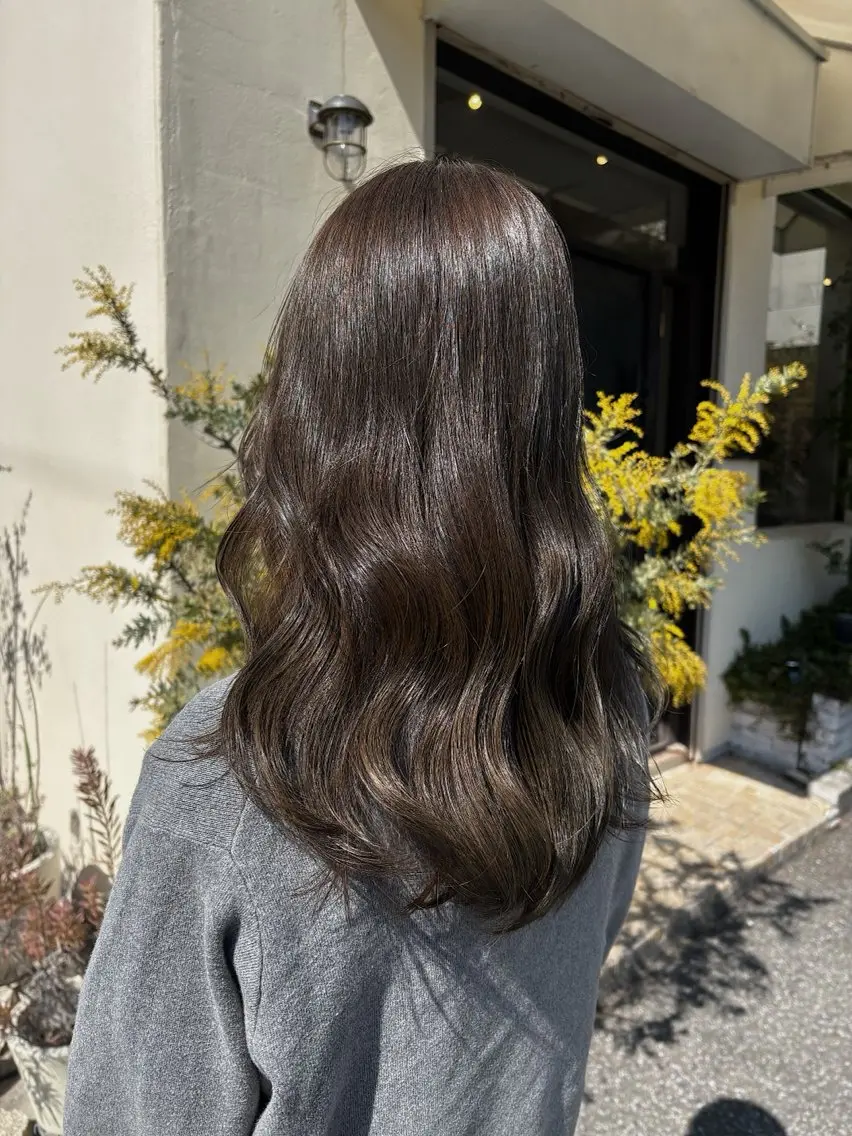 ロング 三國 栞音のヘアスタイル