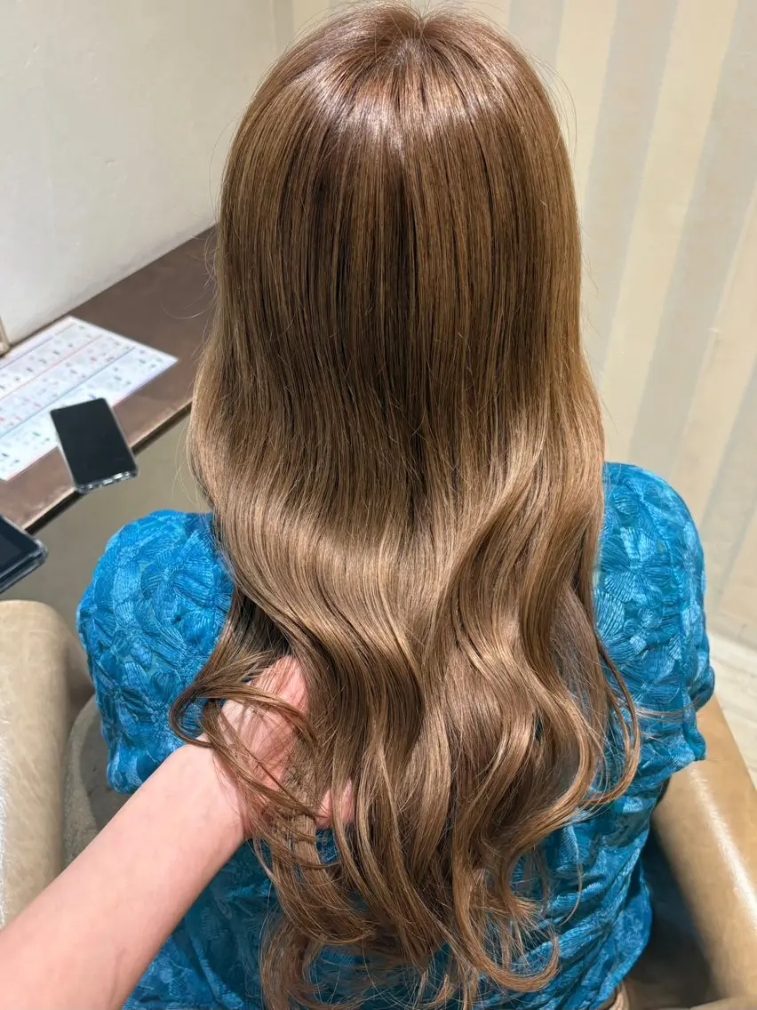 セミロング カラー ベージュカラー ブリーチ ヘアカラー トリートメント なぎさ 🎀 / 透明感カラー/心斎橋のヘアスタイル