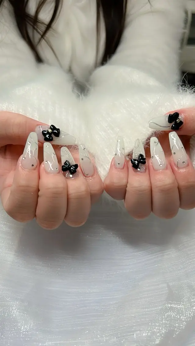 ネイル 長さ出し ガーリー 韓国ネイル ロングネイル ミラーネイル 中野駅から2分 MEO NAILのネイルデザイン