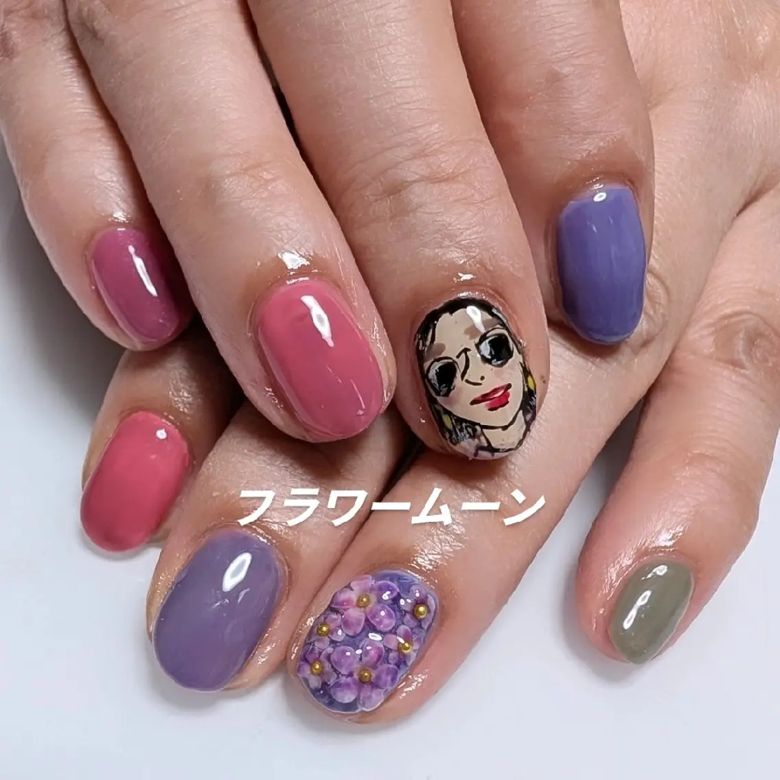 ネイル ニュアンスネイル ハンドネイル ハンドケア フラワー ムーンのネイルデザイン