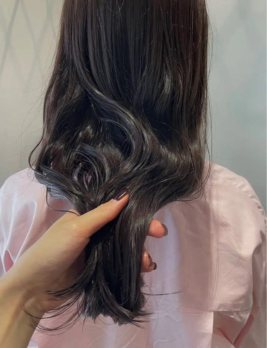 ロング カラー ヘアカラー ニュアンスパーマ🪿 透明感カラー岩波ゆいのヘアスタイル