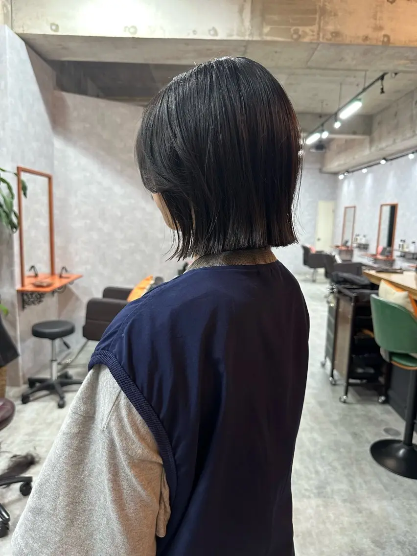 ショート 切りっぱなしボブ ショートボブ ハンサムショート 丸みショート ボブ カット ヘアカラー トリートメント モテ髪/ボブ/ショー ト/アダチフウトのヘアスタイル