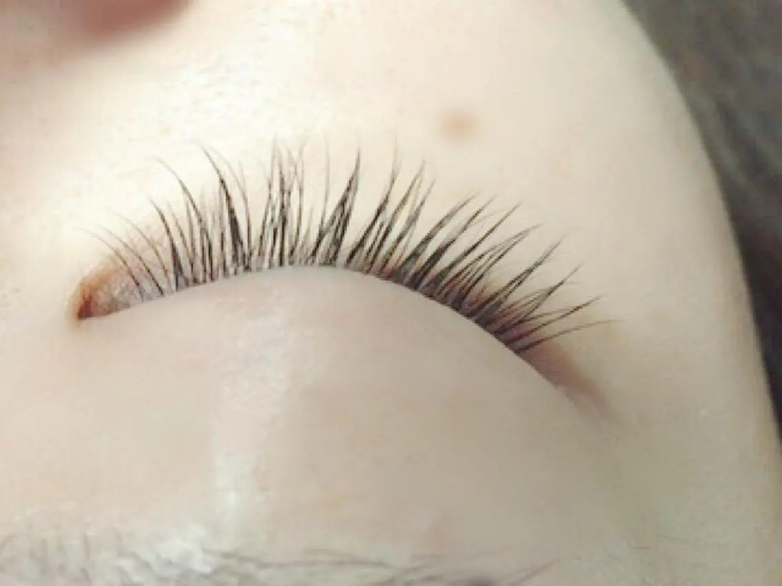 マツエク・マツパ 中村 眞歩のヘアスタイル