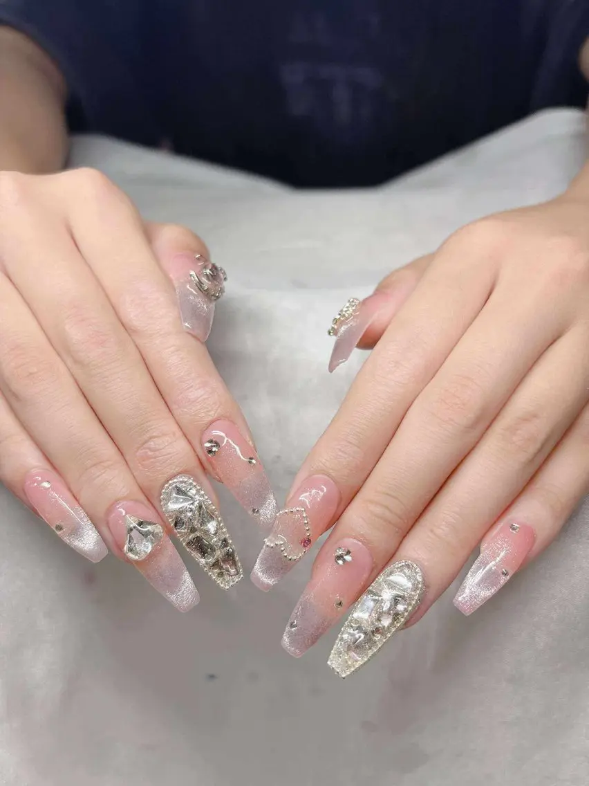 ネイル 長さ出し グラデーション 卒業式 キラキラネイル マグネットネイル ハンドネイル Lee Nailsのネイルデザイン