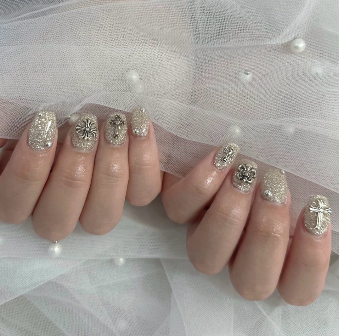 ネイル ハンドネイル フットネイル LAVISH sakiのネイルデザイン