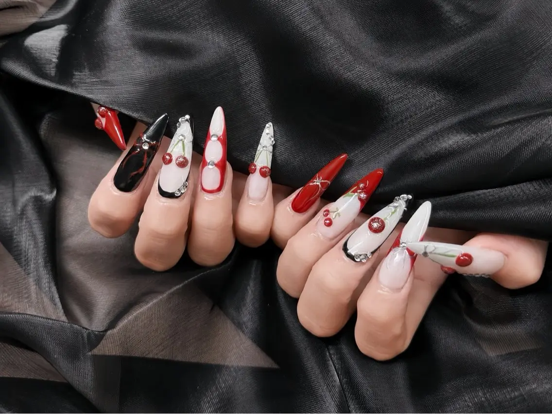 ネイル オーロラネイル チークネイル フットネイル フレンチネイル ジェルネイル ハンドネイル Havi Nailsのネイルデザイン