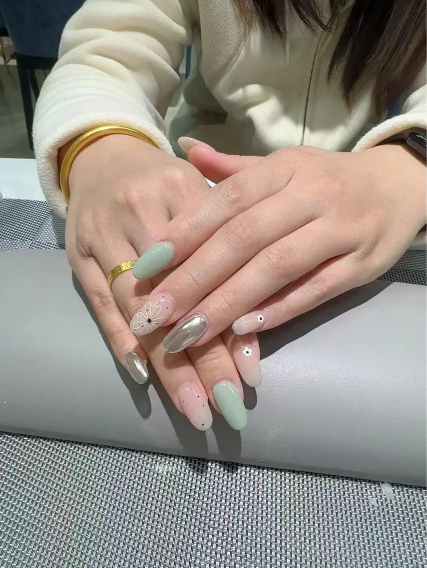 ネイル 里奈 Nailのマツエク・マツパデザイン