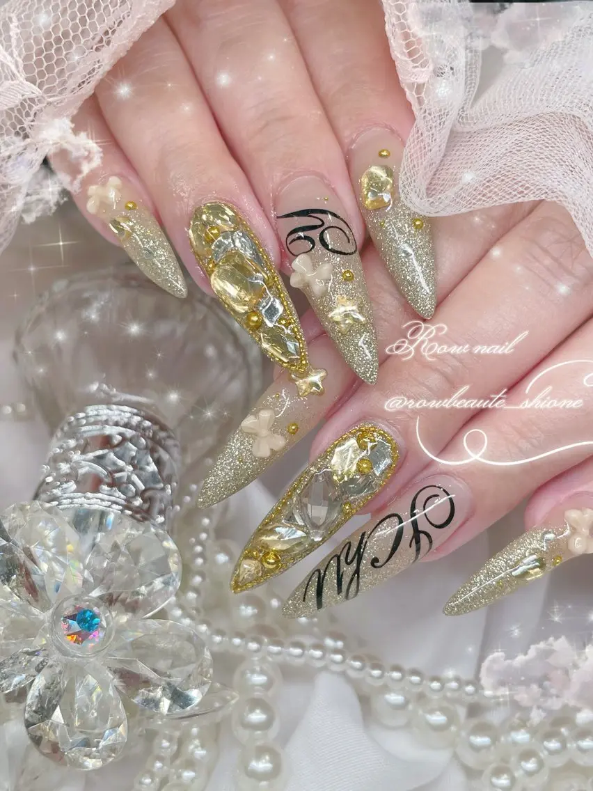 ネイル ROWnail🎀 Shioneのネイルデザイン