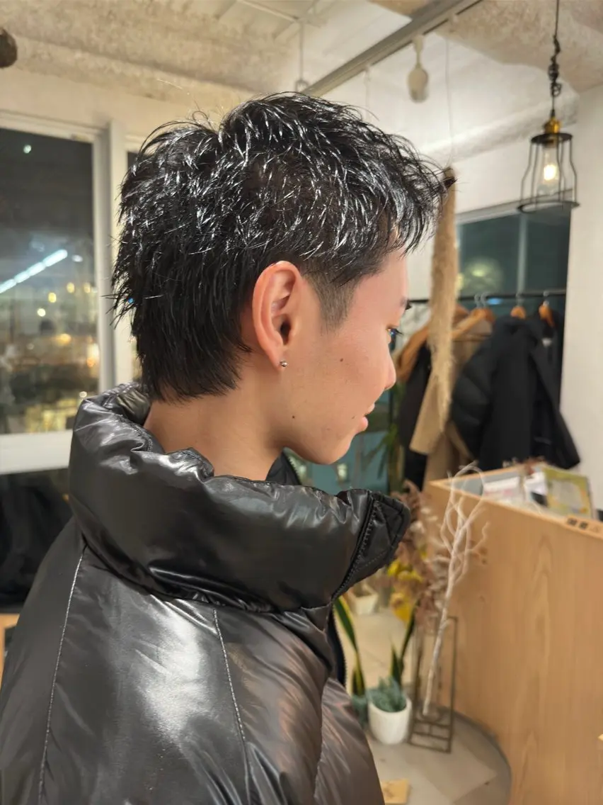 ショート メンズ スパイキーショート メンズウルフカット ショートヘア ウルフカット broocH 清水 駿【デザインカラー】のヘアスタイル