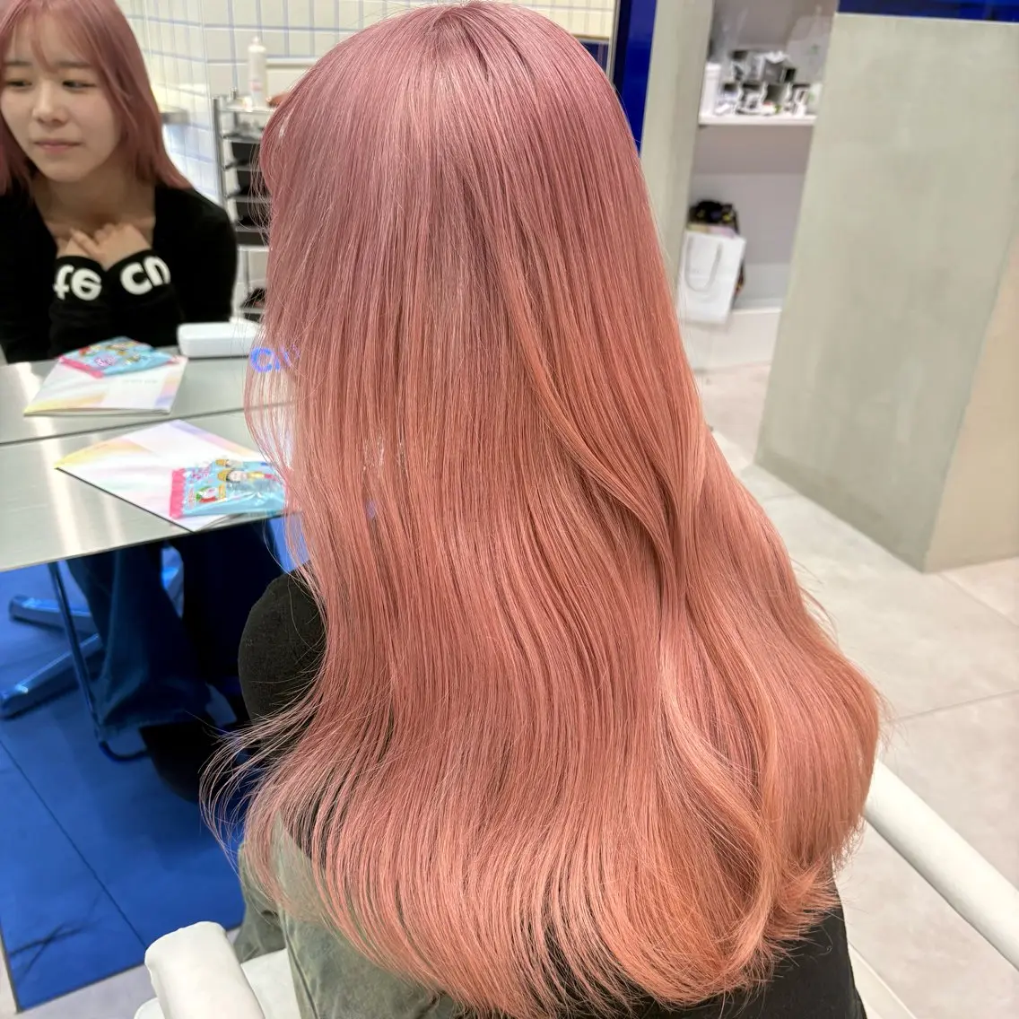 ロング カラー ヘアアレンジ 似合わせピンクカラー 🎀/朋美のヘアスタイル