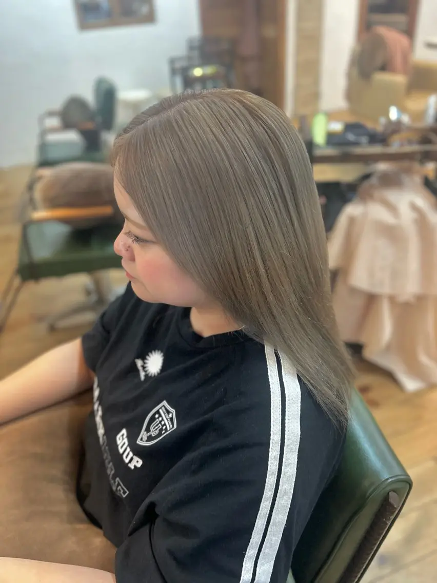セミロング カット ヘアカラー 林 エリのヘアスタイル