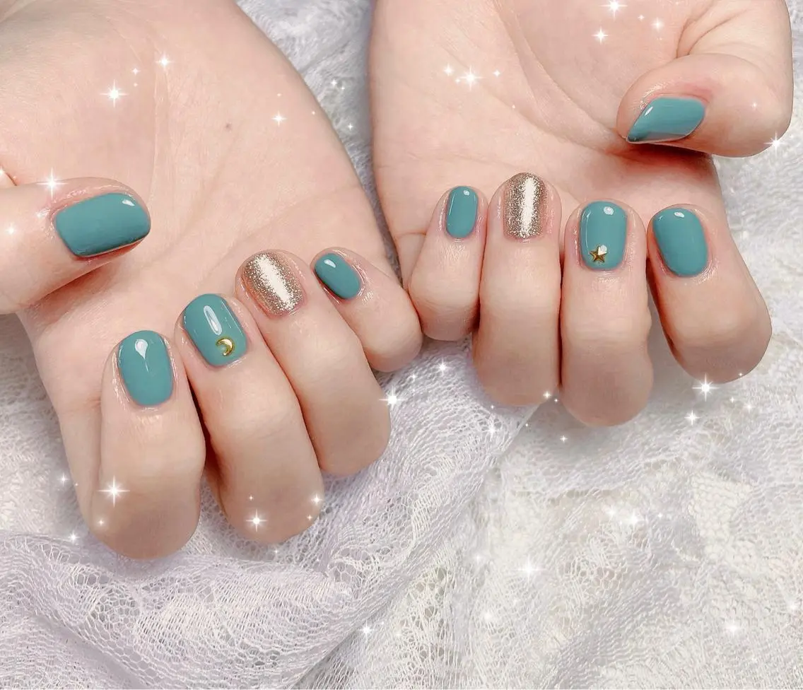 ネイル グリーン ピーコックネイル ハンドネイル FLARE NAIL フレアネイルのネイルデザイン