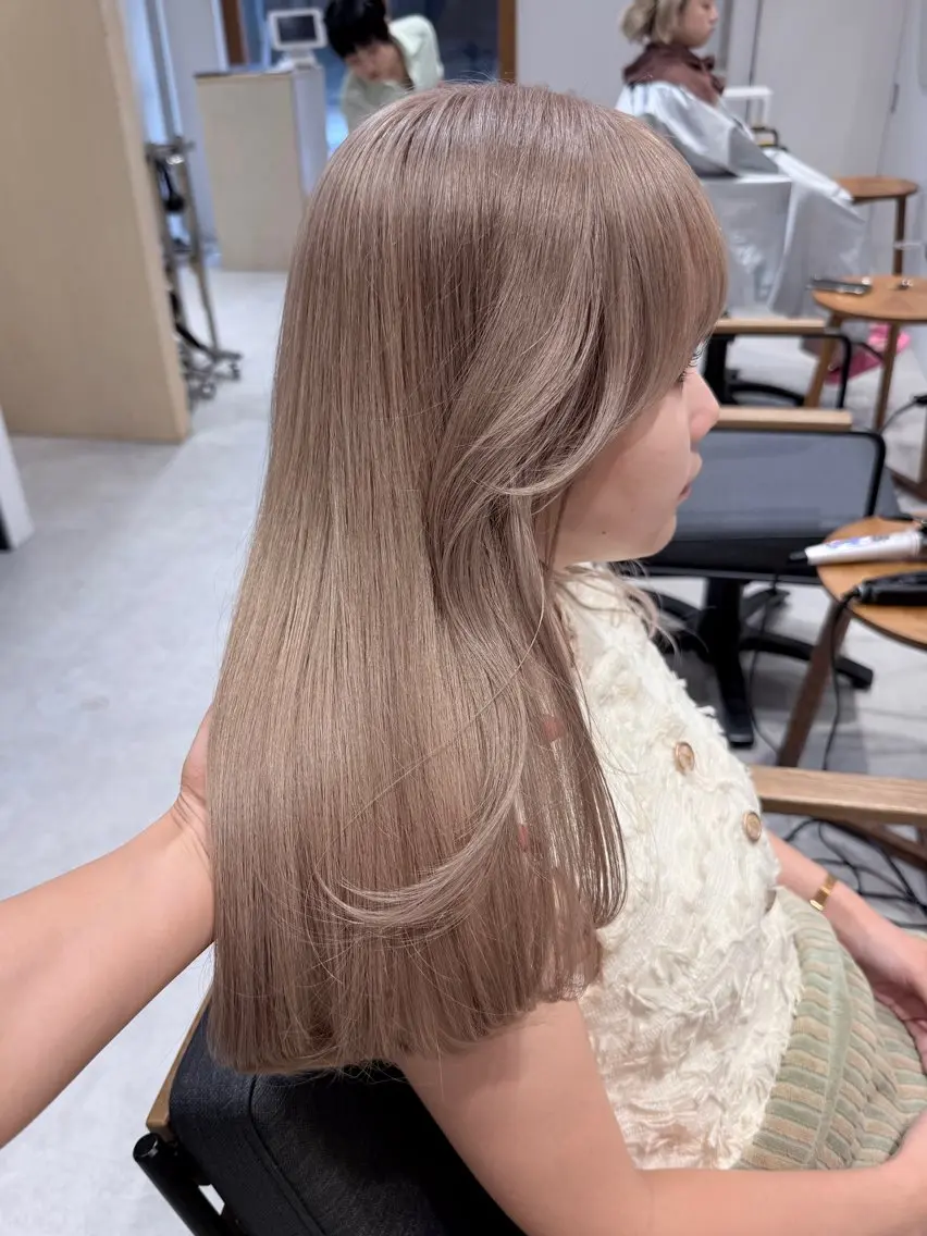 【王道ミルクティー🤎】ケアブリーチ+透明感カラー+トリートメントの写真