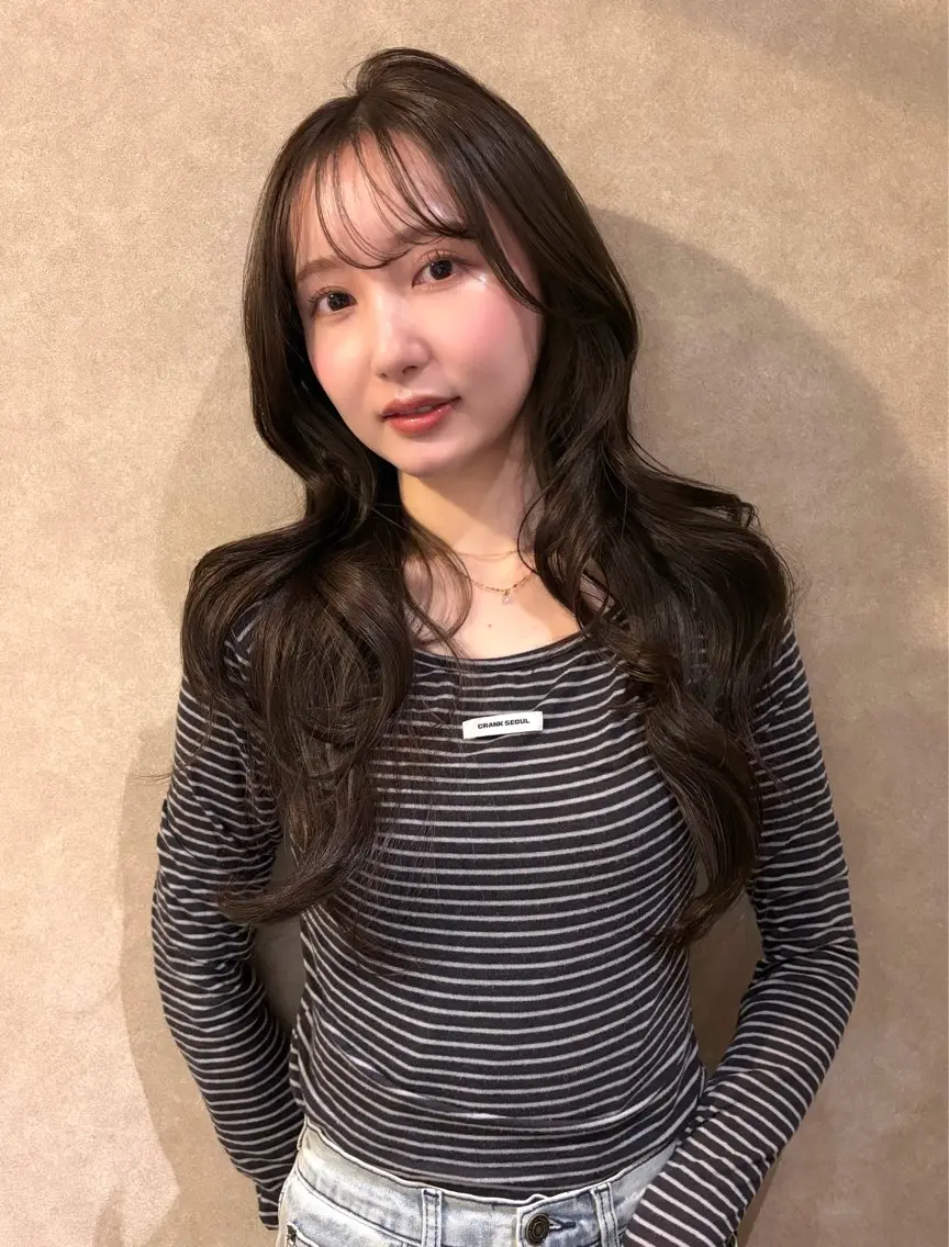 ロング カラー 透明感カラー レイヤーカット カット ヘアカラー トリートメント RYOKA/ 透明感カラー/韓国風のヘアスタイル