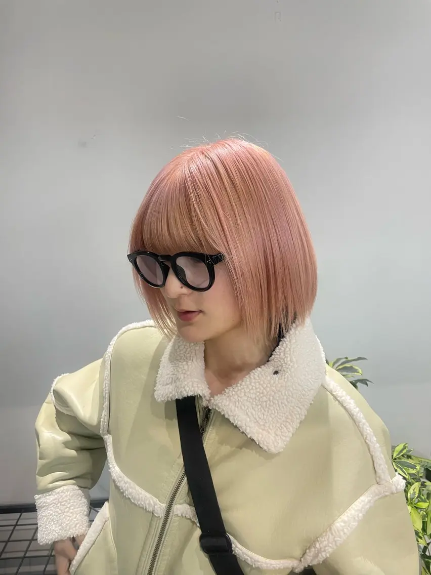 ショート カラー ヘアアレンジ ボブ/透明感ベージュ 🫧クルミ🌟のヘアスタイル