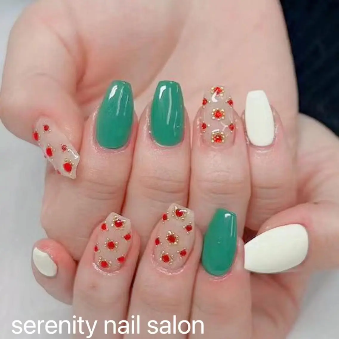 ネイル ハンドネイル ハンドケア ✨Serenity Nail salonのネイルデザイン