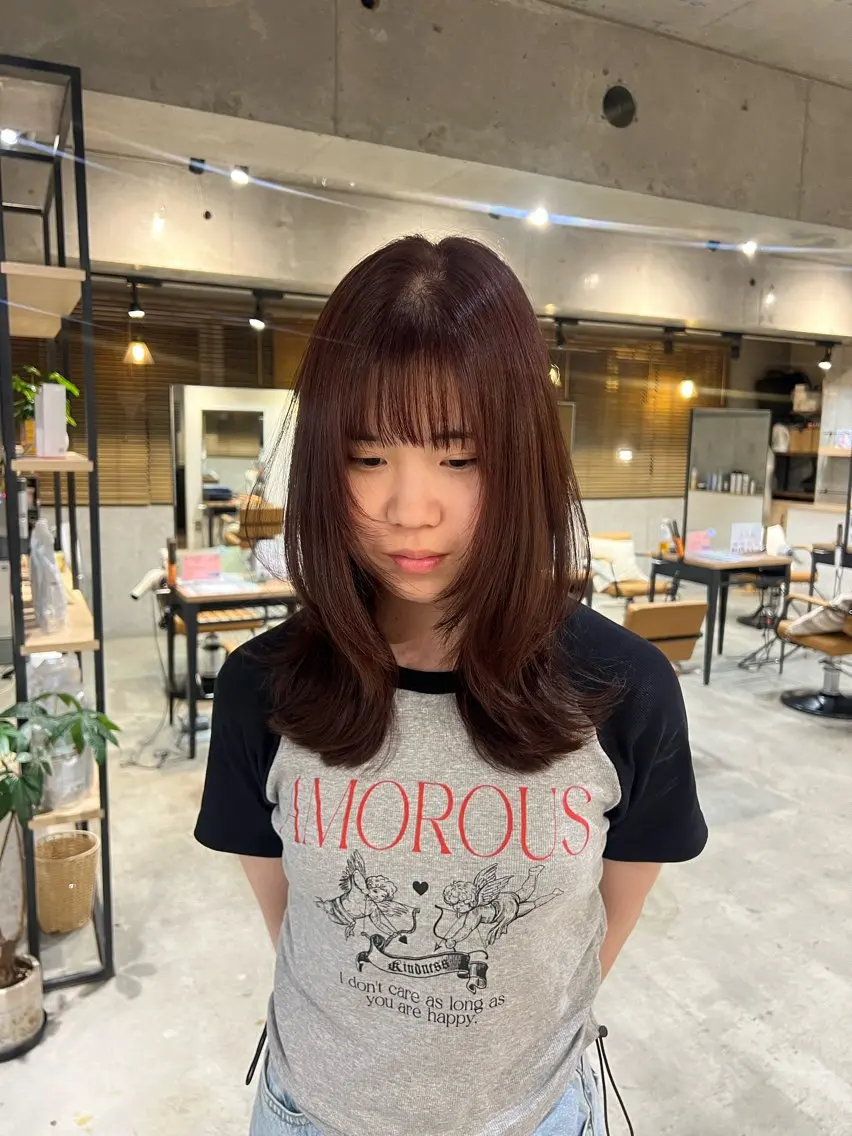 ミディアム レイヤーカット 外ハネヘア カット ヘアカラー トリートメント Fuka⭐️ 大宮のヘアスタイル