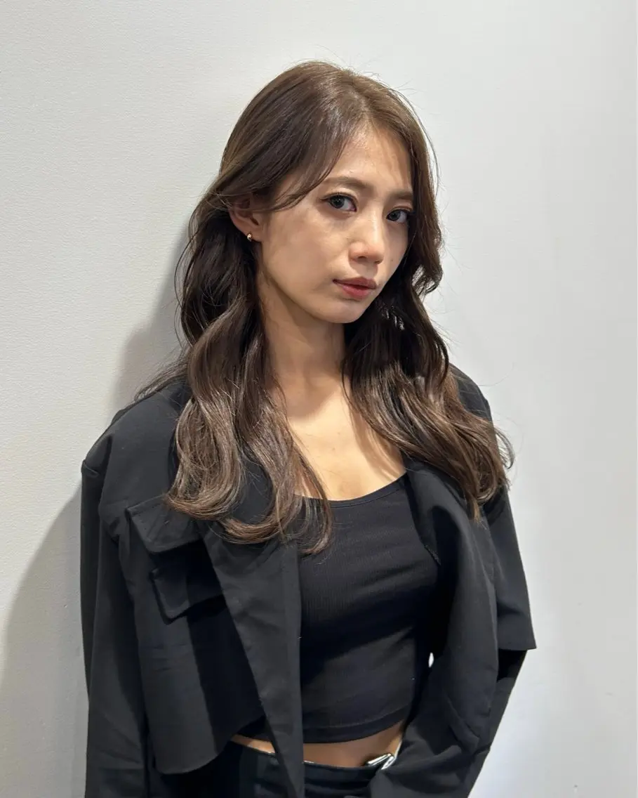 ロング ヘアカラー コテ巻き風パーマ🫧 韓国パーマ反町海大のヘアスタイル