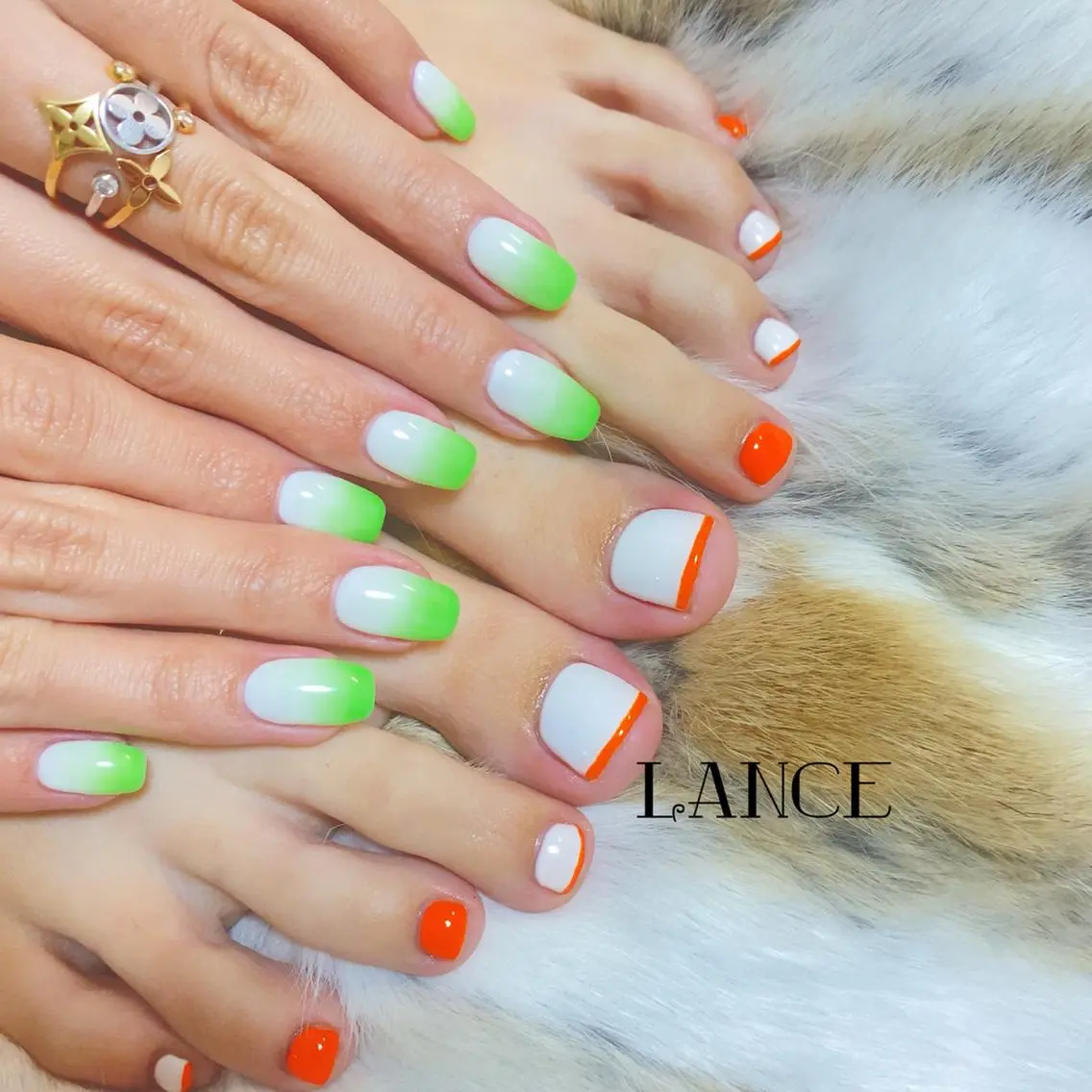 ミディアム ネイル オーロラネイル フットネイル フレンチネイル ミラーネイル ニュアンスネイル フットネイル Lance nailのネイルデザイン