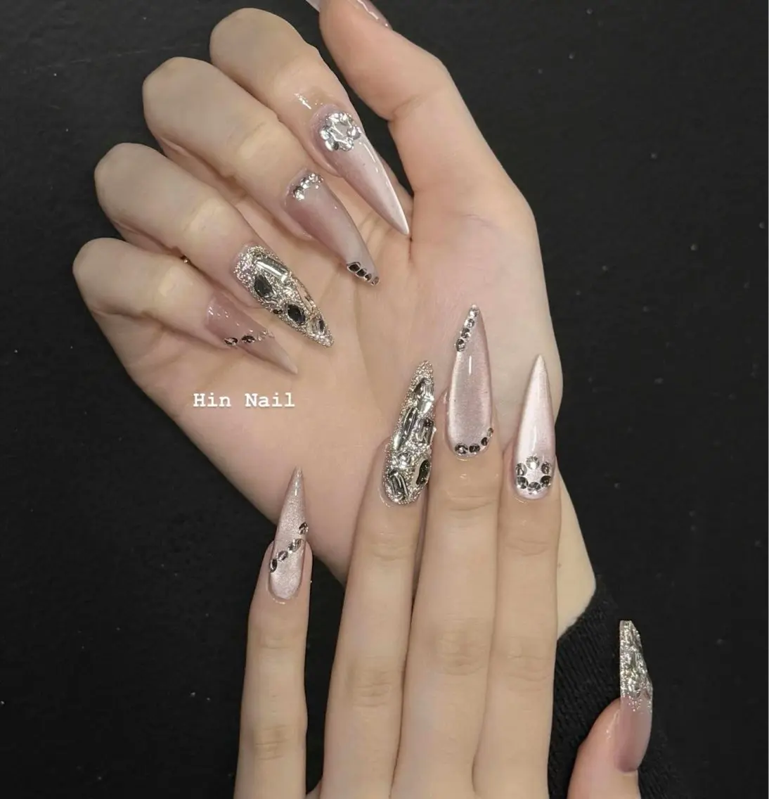 ネイル ハンドネイル HIN NAILのネイルデザイン