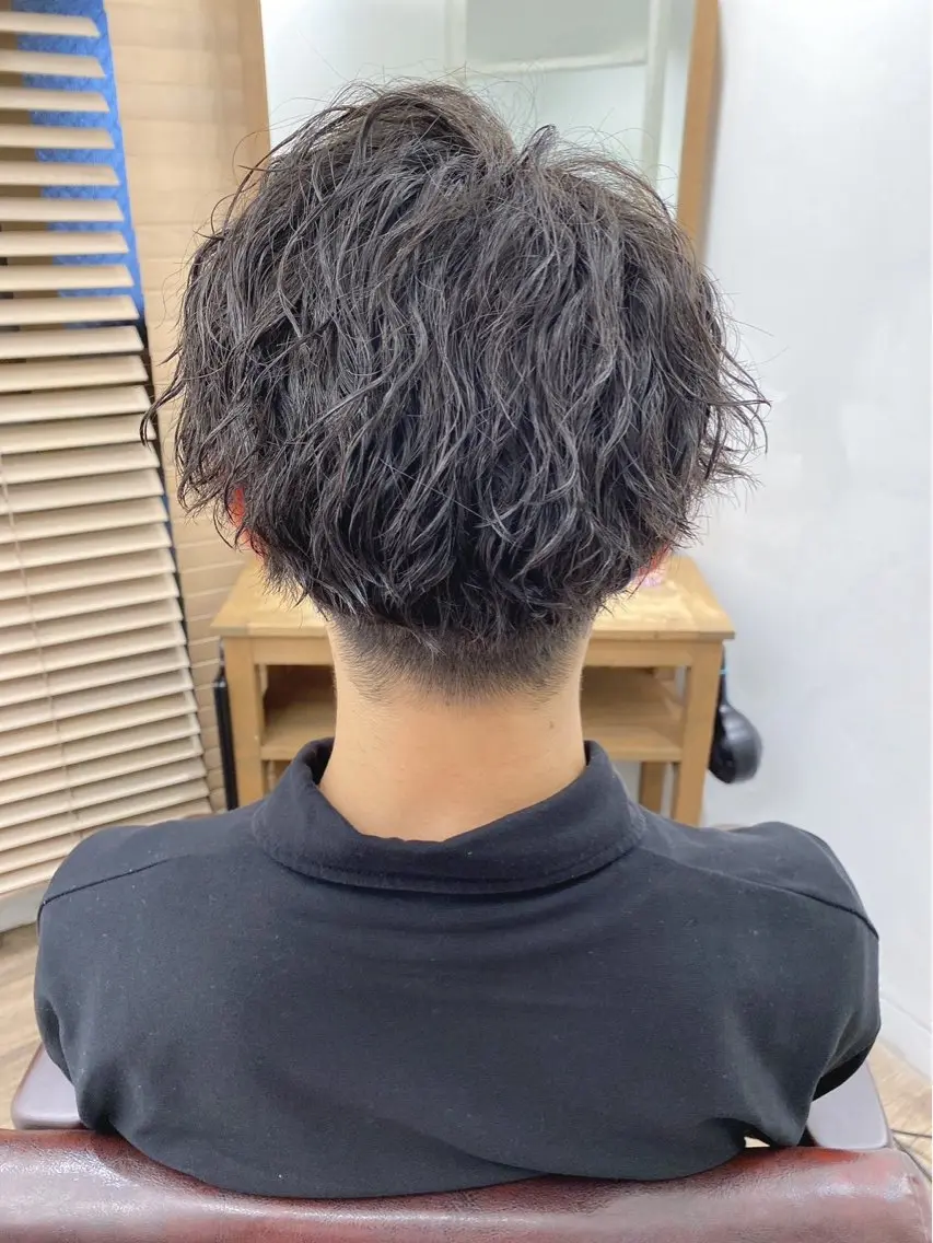 ショート パーマ メンズ カット パーマ ハイライト⭐️上野 高広のヘアスタイル