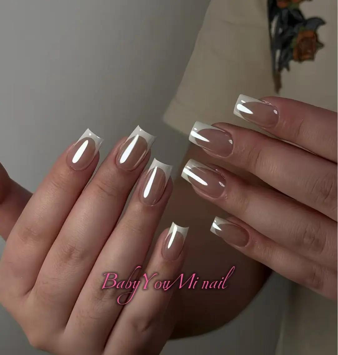 ネイル オーロラネイル フラワーネイル フットネイル フレンチネイル ジェルネイル ハンドネイル BabyYouMi nailのネイルデザイン