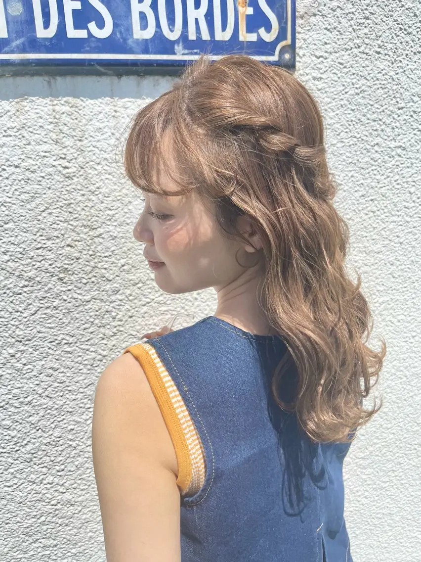 セミロング トレンドパーマ 加藤菜月のヘアスタイル