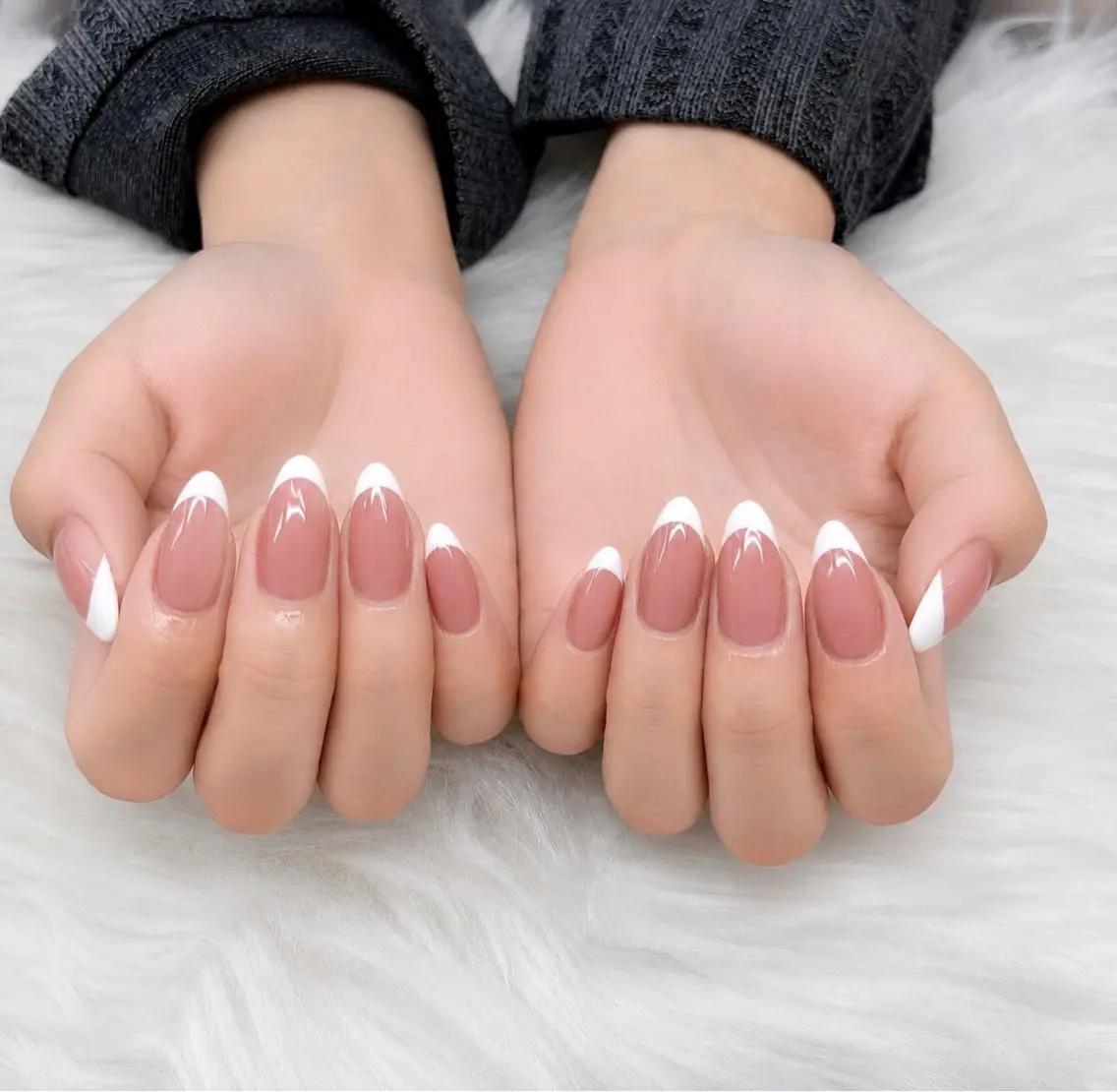 ネイル フレンチネイル ホワイト ハンドネイル ごほうび ネイルのネイルデザイン