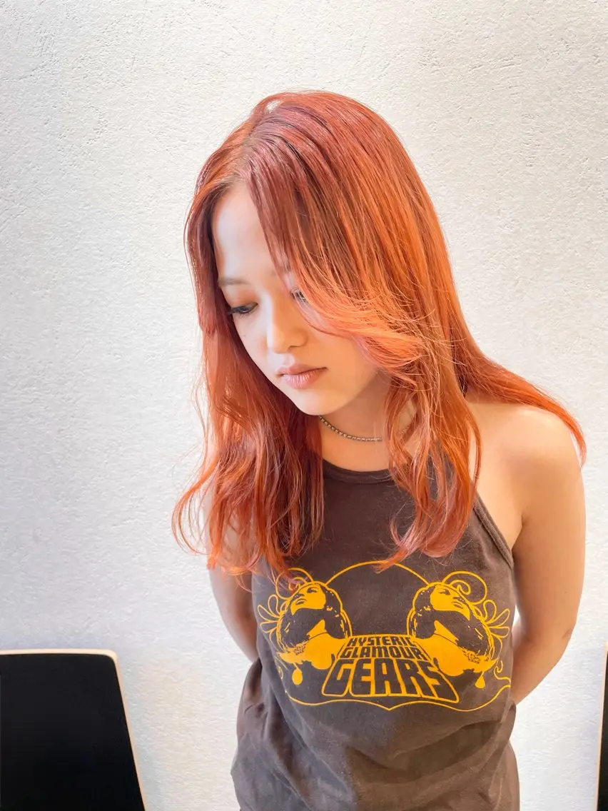 セミロング カラー ダブルカラー オレンジ ヘアカラー レイン🌏🌱 似合わせ/ハイトーンのヘアスタイル