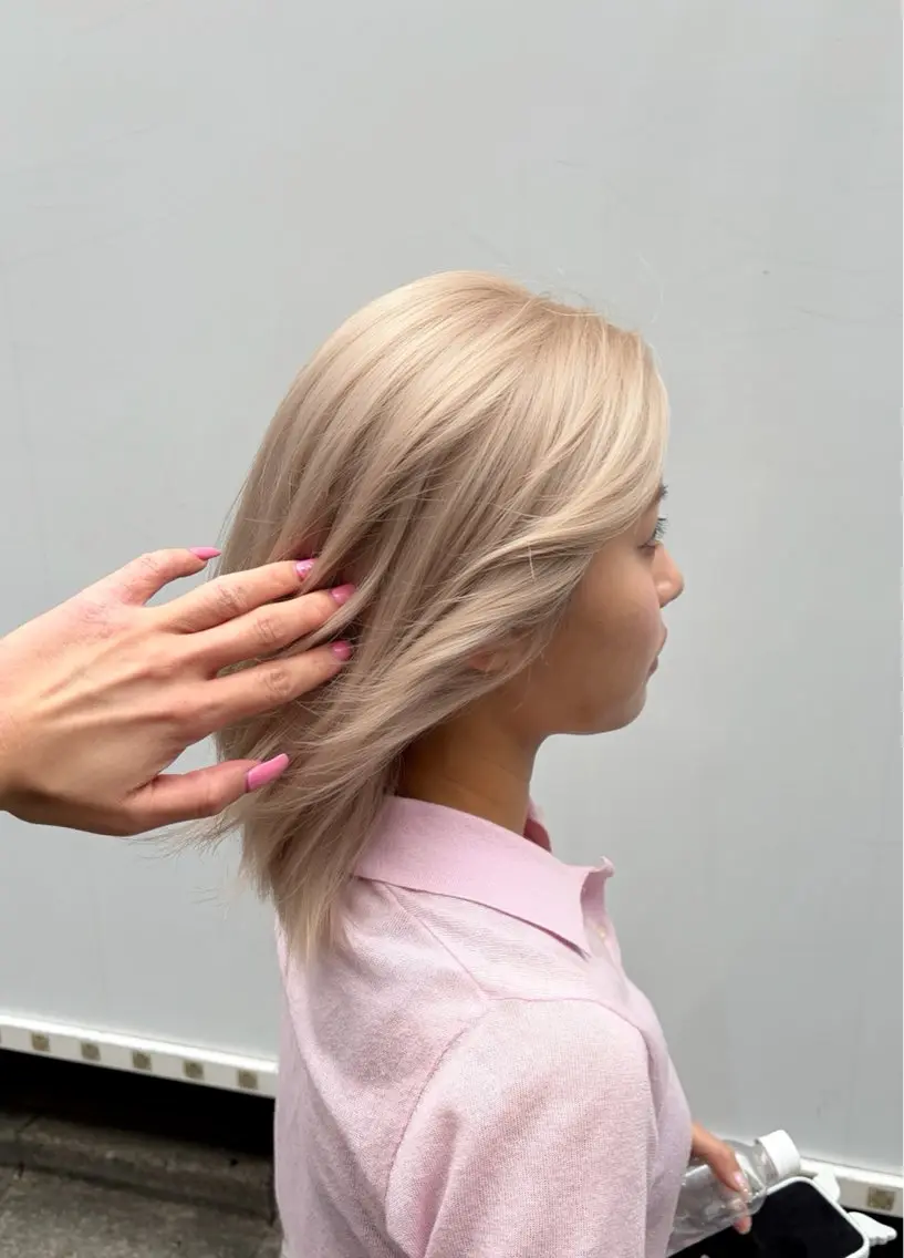 ショート カラー ベージュカラー ミルクティーベージュ ホワイトベージュ 新宿/艶髪ハイトーン KEIKO🩷のヘアスタイル