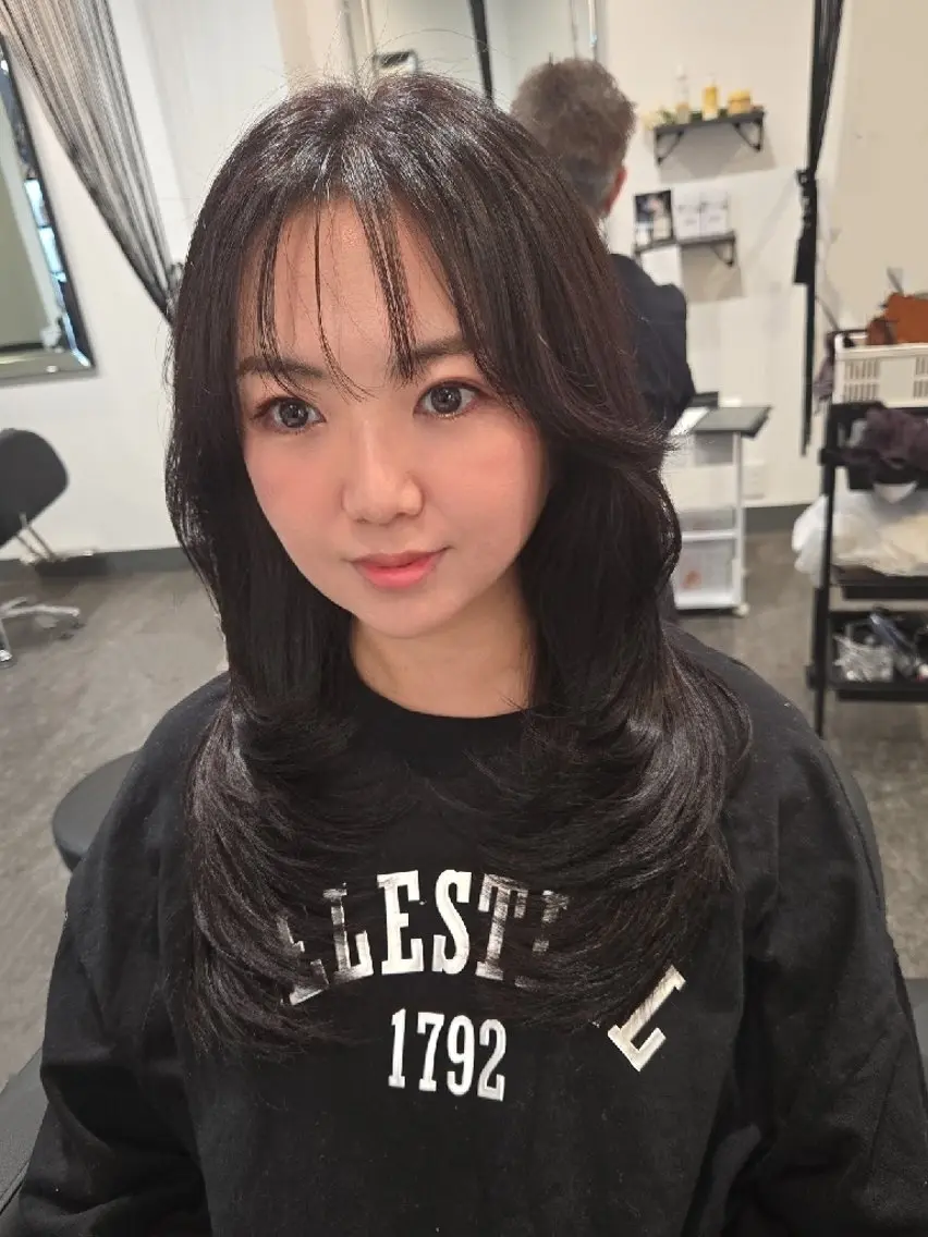 ロング レイヤーカット カット トリートメント LEE HANAのヘアスタイル