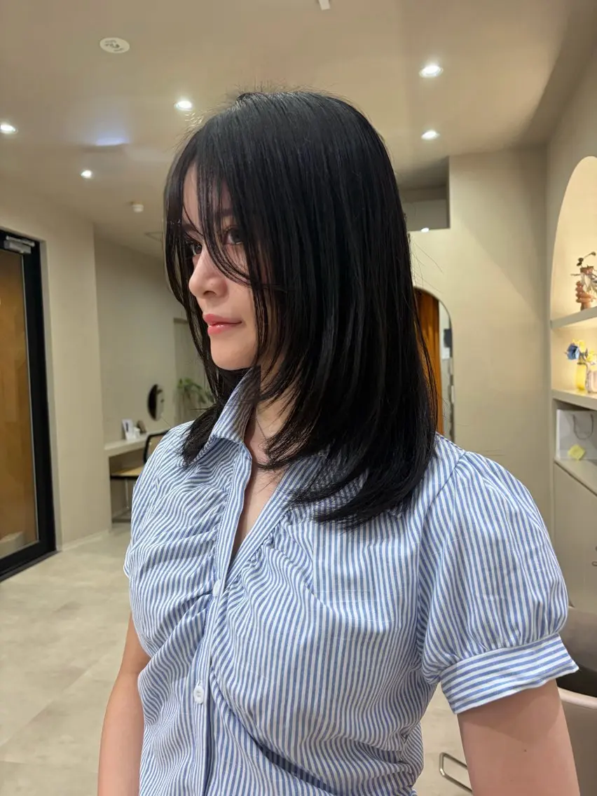 ミディアム 顔周りカット レイヤーカット 似合わせカット yamanaka honamiのヘアスタイル