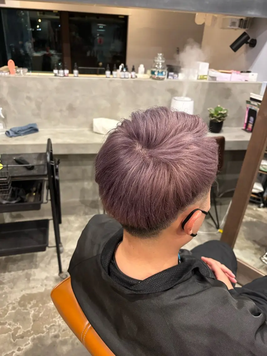 カラー メンズ フェードカット ラベンダーカラー ラベンダーグレー カット ヘアカラー トリートメント 艶カラー/ハイトーン 平田一貴のヘアスタイル