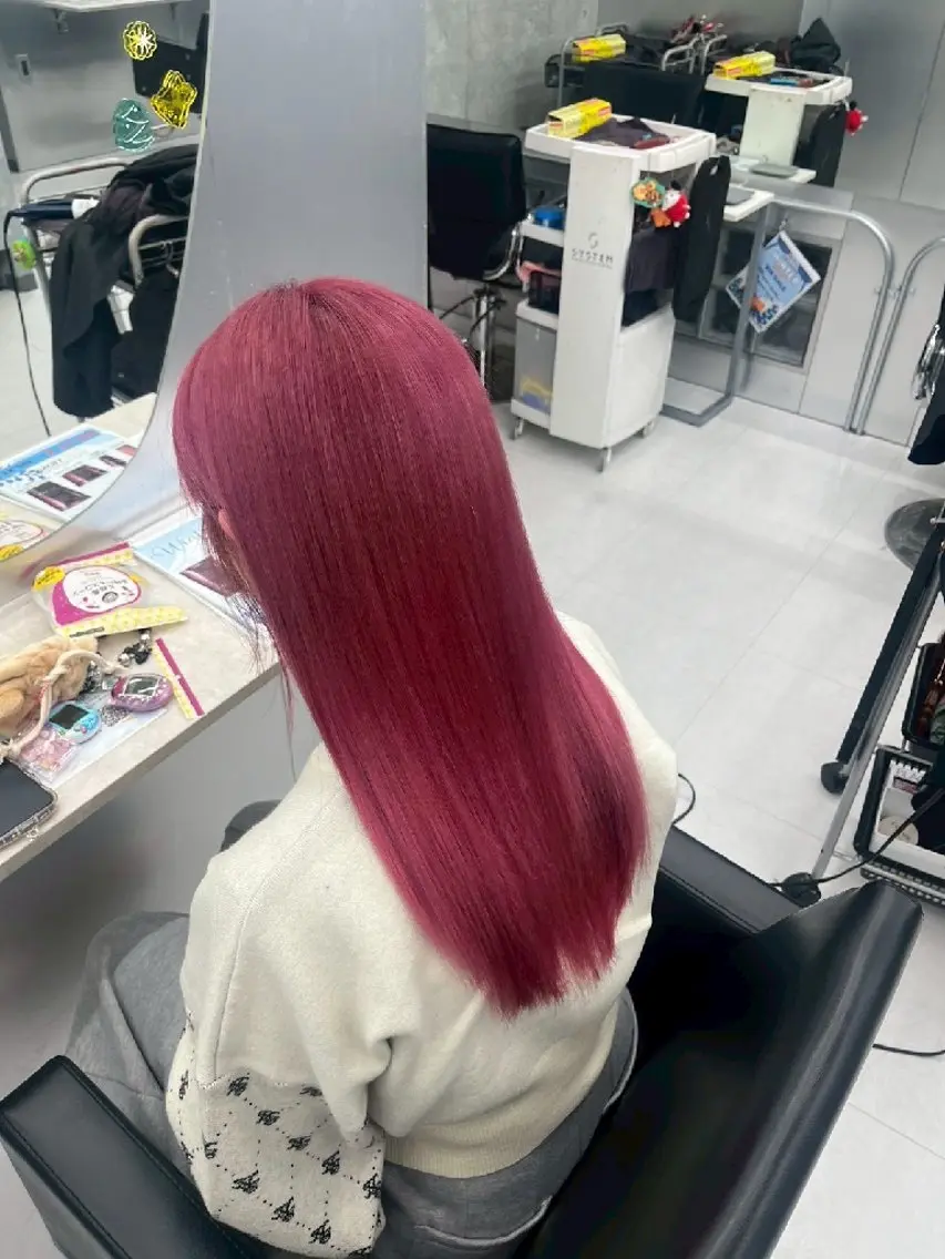 カラー ロング 地雷系🎀ハイトーン 💙荒川結星のヘアスタイル
