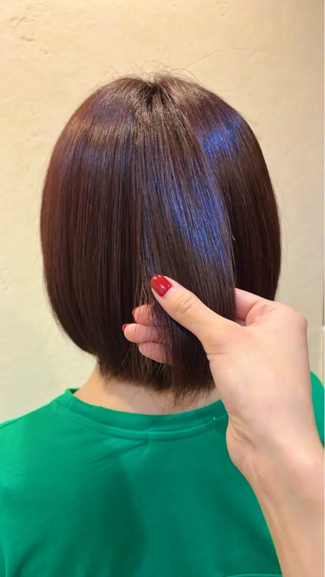 ミディアム カラー レッドカラー 内沼 恵留菜のヘアスタイル