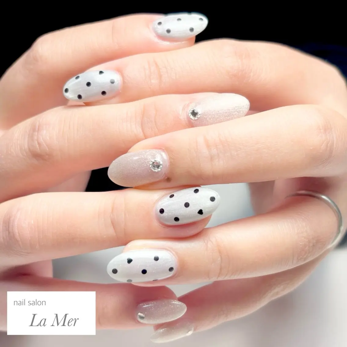 ネイル ドット ガーリー ハート キラキラネイル マグネットネイル nailsalon La Merのネイルデザイン