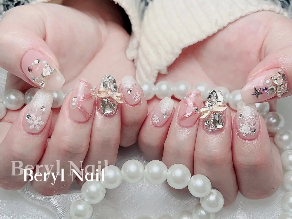 ミディアム Beryl Nail 新大久保のネイルデザイン