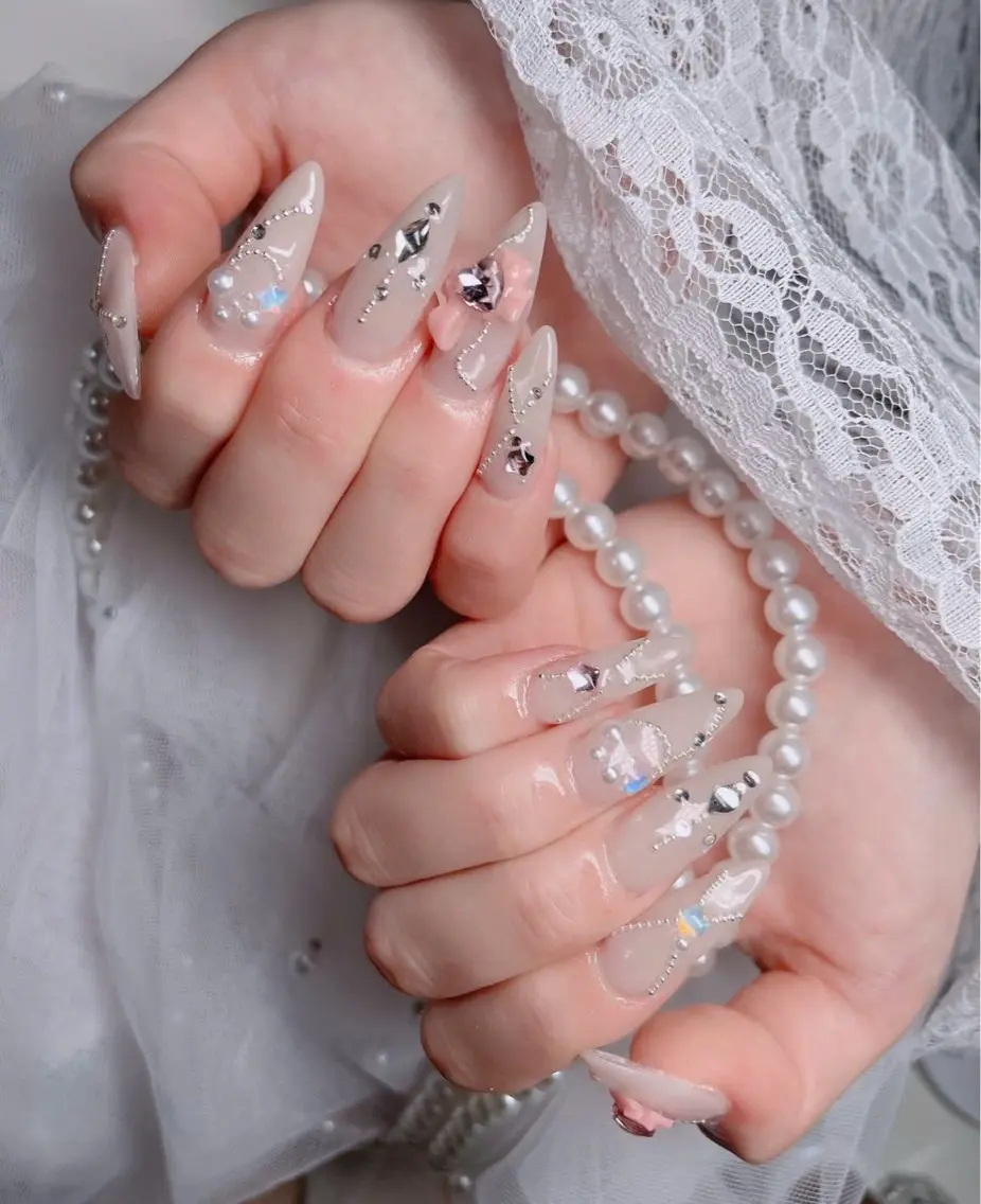 ネイル オーロラネイル フレンチネイル ジェルネイル ハロウィン キラキラネイル H.baby Nail Salonのネイルデザイン