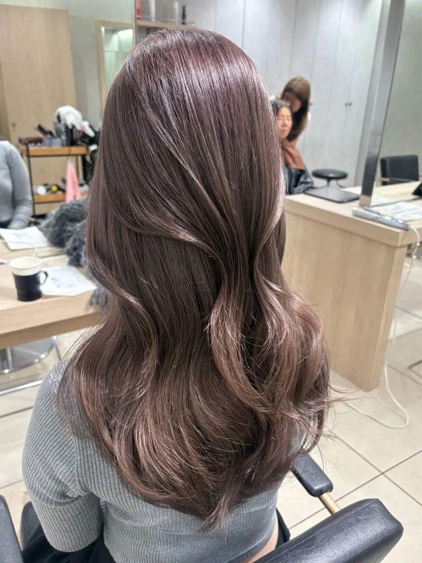 ロング ヘアカラー ⟡.·韓国ヘア*.ﾟ 室岡　咲希のヘアスタイル