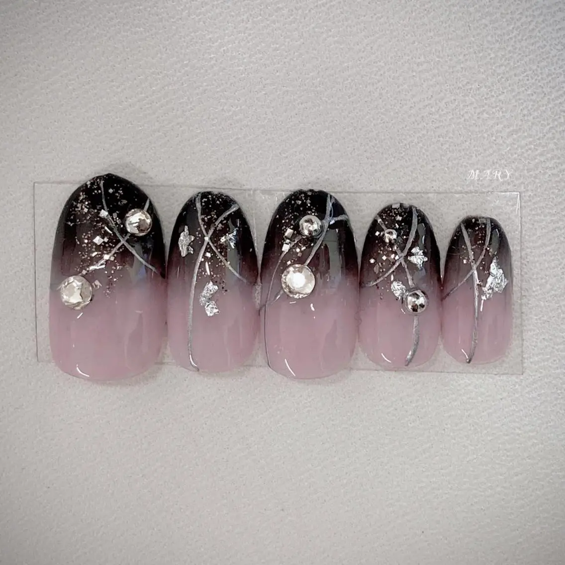 ネイル 成人式 グラデーション ニュアンスネイル パープル ハンドネイル Mary nail .narumiのネイルデザイン