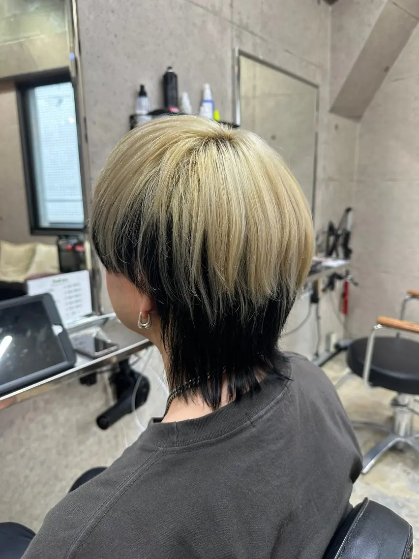 ミディアム カラー メンズ メンズウルフカット ウルフカット カット ヘアカラー 💎メンズパーマ特化 🥇メンズのプロのヘアスタイル