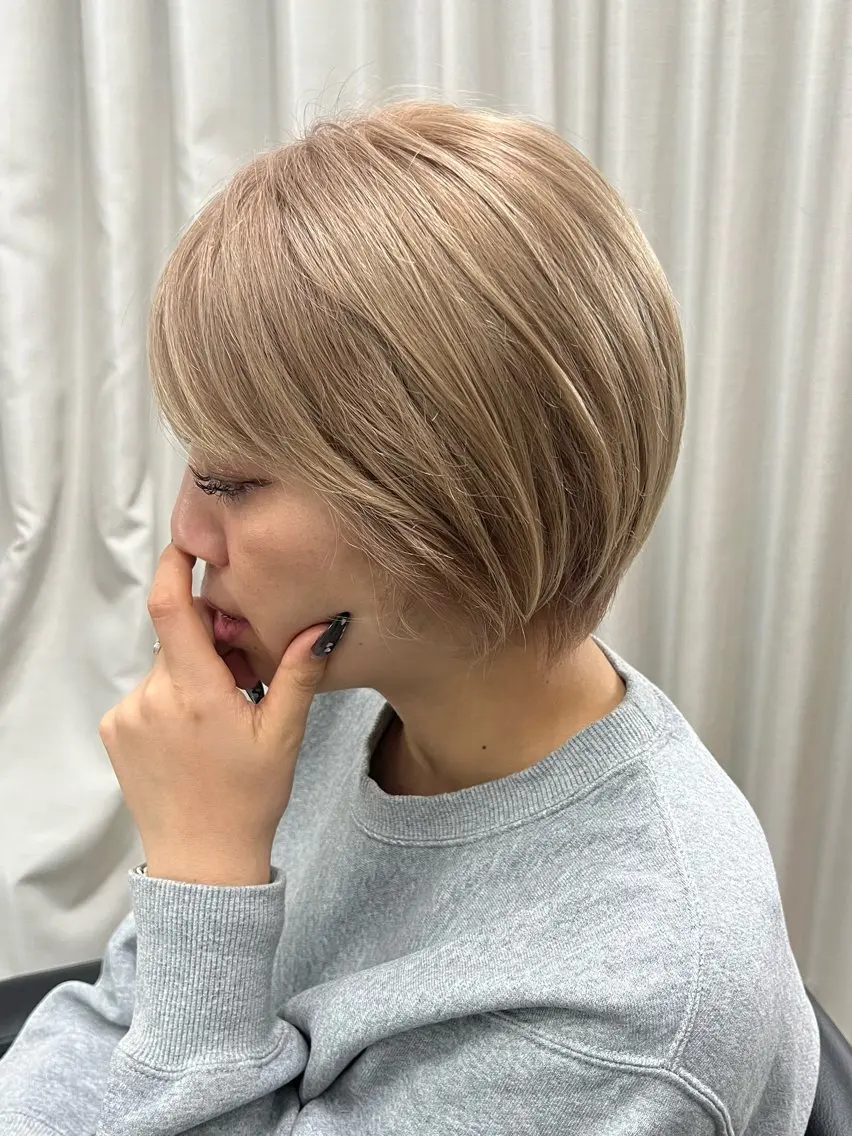 ショート カラー ベージュカラー ホワイトベージュ ヘアカラー トリートメント Uno. 本気で ヘアに悩む方へ✨のヘアスタイル