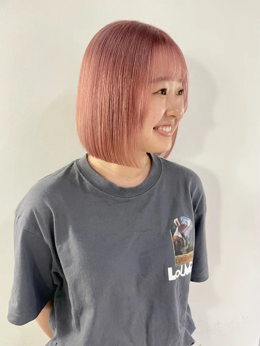カラー 🩵HOLLY🩵 ブリーチ🩵カレンのヘアスタイル