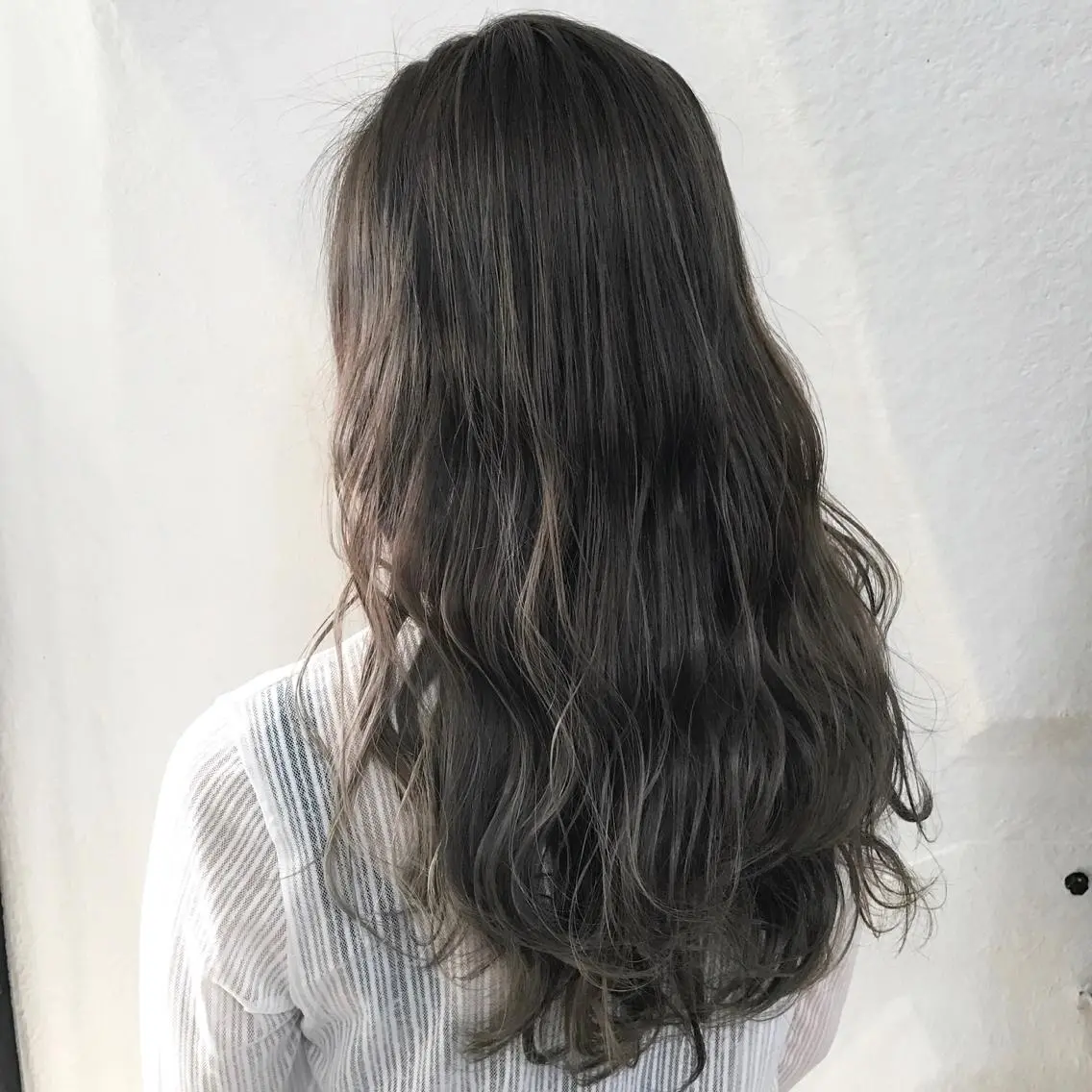 ロング カラー アッシュ ハイライトカラー ホワイトアッシュ ハイライト K-POP好き美容師 🇰🇷Kai.Yのヘアスタイル