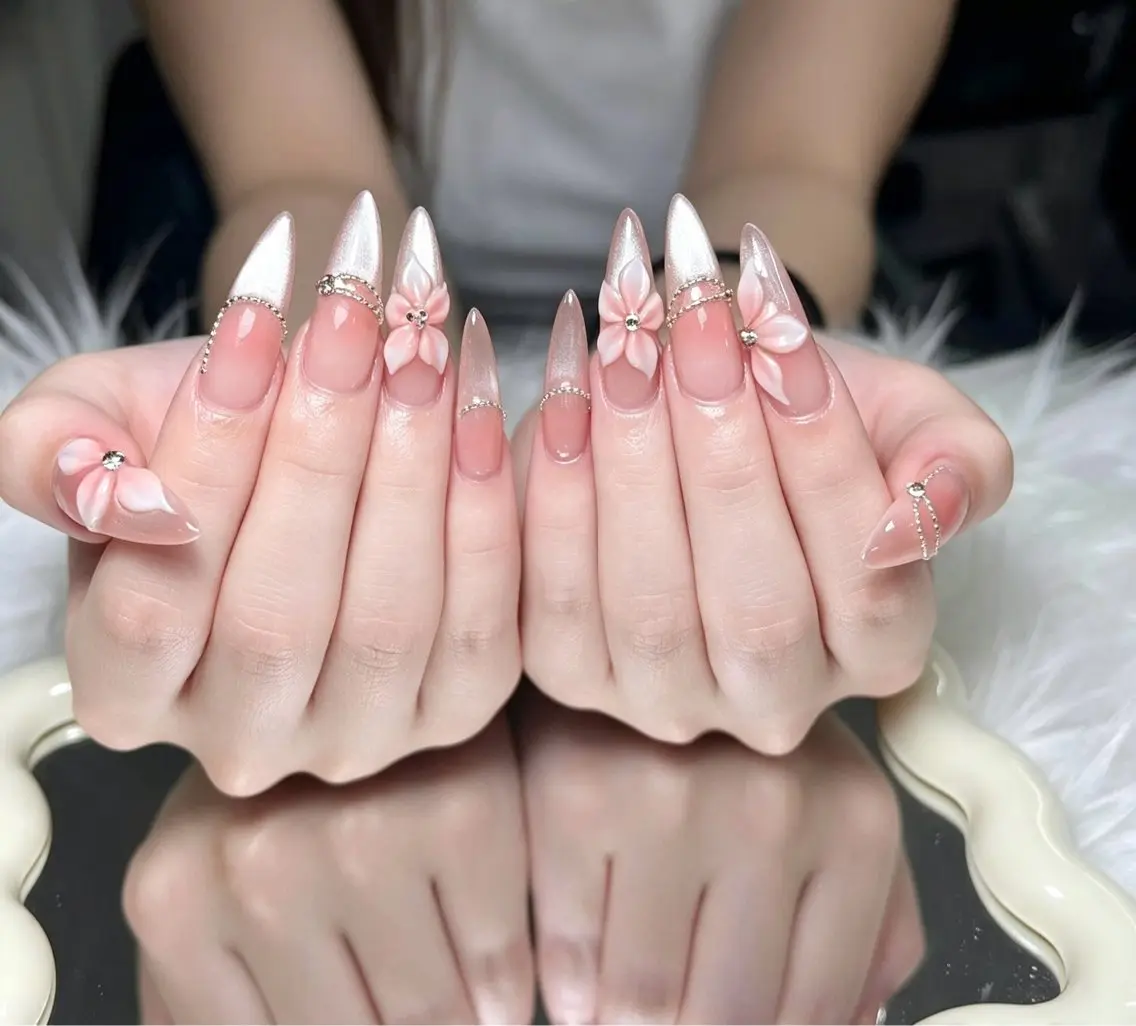 ネイル 長さ出し フレンチネイル ジェルネイル ガーリー キラキラネイル ハンドネイル YUMI Nail kyotoのネイルデザイン