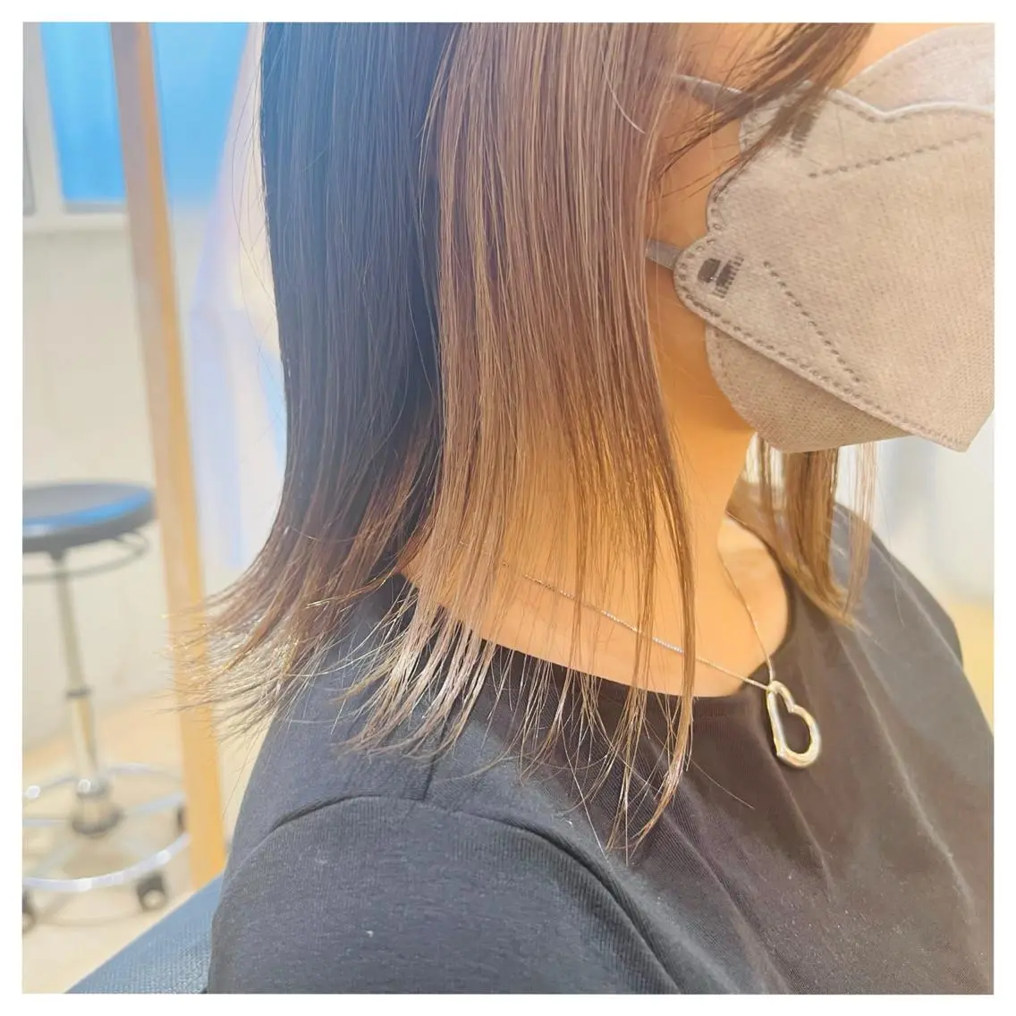 ミディアム カラー イヤリングカラー グレージュ まちだ ひとみのヘアスタイル