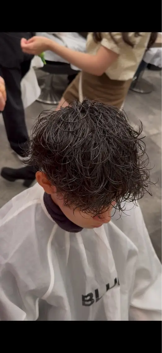 パーマ メンズ カット パーマ シャドウ/フェザー 朝崎倭斗のヘアスタイル
