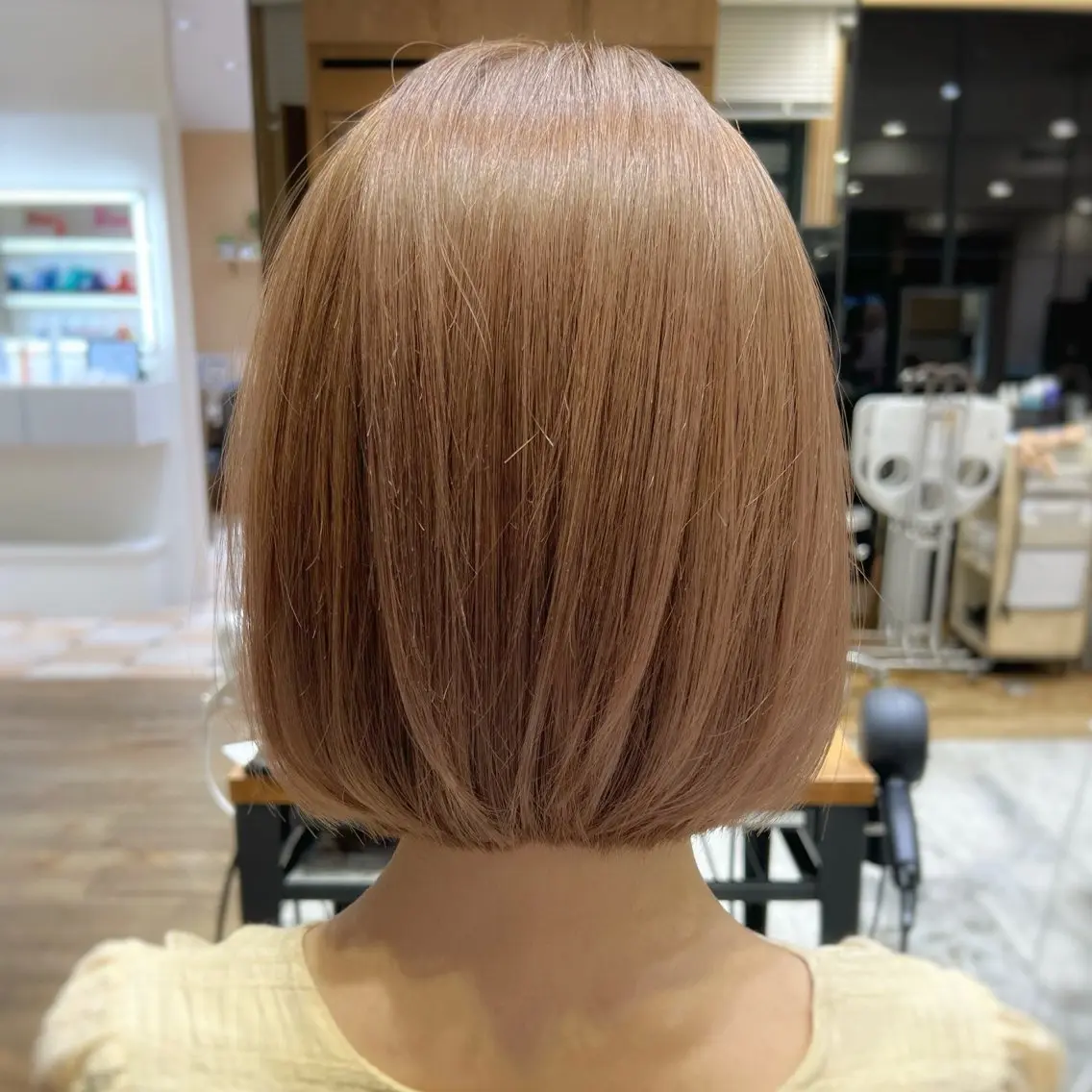 ショート カラー 💍新宿ショート 💍岩田莉奈のヘアスタイル